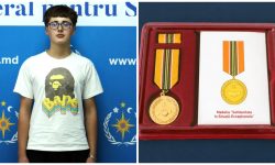 Adolescentul care a ajutat la salvarea unui bărbat dintr-un incendiu izbucnit la Bălți, decorat cu medalie de IGSU