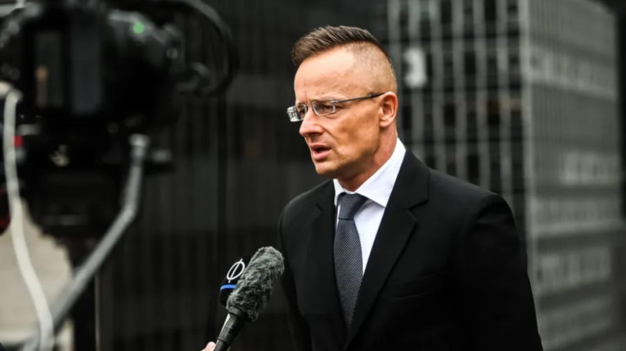 Fost ministru ungar de Externe, vizat de o plângere penală: Ar fi folosit avioane private pe bani publici