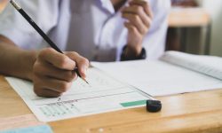 Scădere la matematică și lectură, progres modest la științe: Cum arată rezultatele Moldovei la PISA 2025