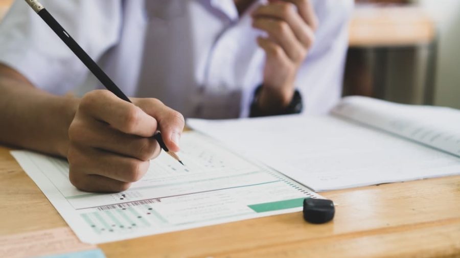 Scădere la matematică și lectură, progres modest la științe: Cum arată rezultatele Moldovei la PISA 2025