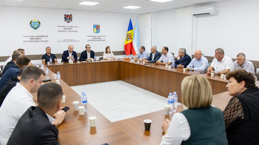 Tofan, în Găgăuzia: apă, drumuri și investiții, dar și o Adunare Populară funcțională