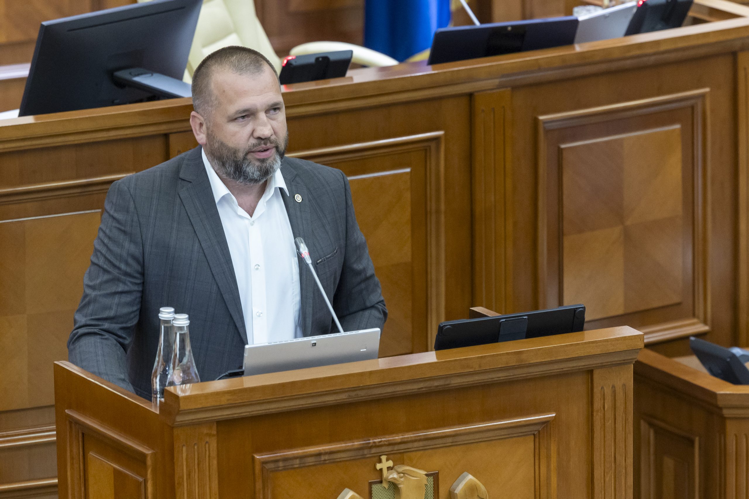 VIDEO Șarban explică în Parlament cum au ajuns talibanii la Chișinău. Costiuc l-a întrebat despre o vizită de răspuns