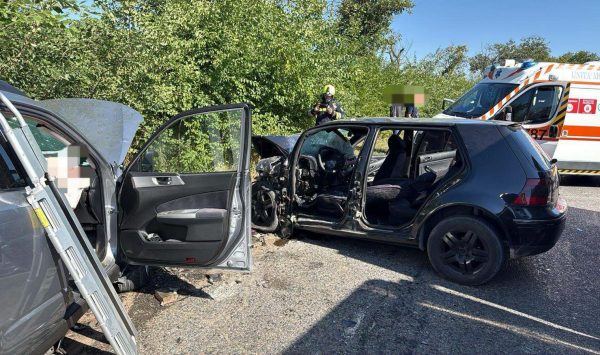 FOTO Accident grav la Anenii Noi: Trei persoane rănite, dintre care doi polițiști