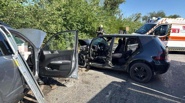 FOTO Accident grav la Anenii Noi: Trei persoane rănite, dintre care doi polițiști