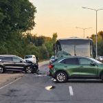 Noi detalii despre accidentul de pe bulevardul Dacia: Cinci persoane, transportate la spital