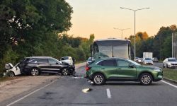 Noi detalii despre accidentul de pe bulevardul Dacia: Cinci persoane, transportate la spital
