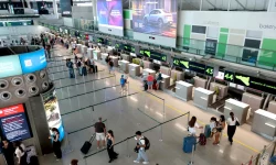 Aeroportul Internațional Jakarta își suspendă zborurile din cauza erupției vulcanice