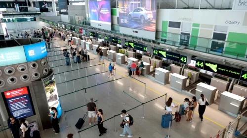 Aeroportul Internațional Jakarta își suspendă zborurile din cauza erupției vulcanice