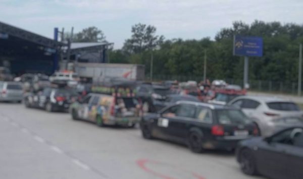 Aglomerație la Sculeni: Autoritățile recomandă traversarea frontierei prin alte puncte