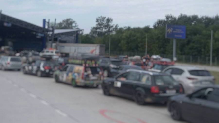 Aglomerație la Sculeni: Autoritățile recomandă traversarea frontierei prin alte puncte