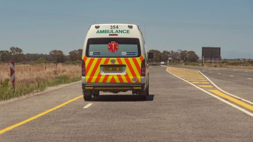 17 oameni au fost uciși și 15 răniți într-un atac armat într-un bar din Africa de Sud. Poliția îi caută pe suspecți