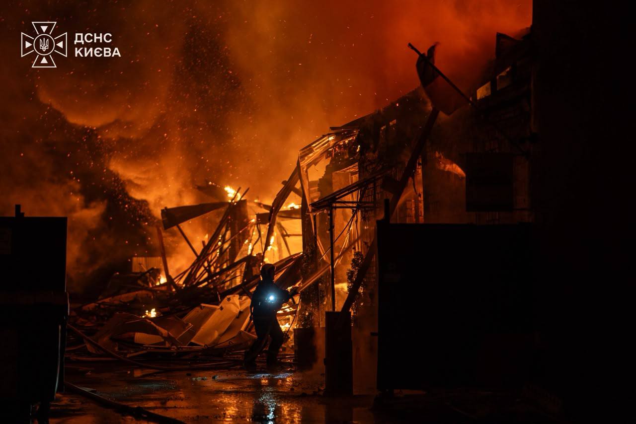 FOTO Atacuri masive în Ucraina: Trei oameni au murit în Zaporojie, iar Kievul a fost lovit