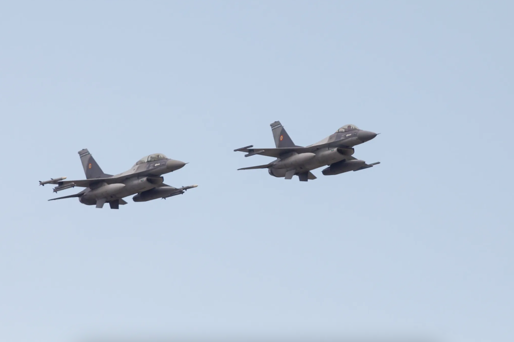 O dronă a intrat în spațiul aerian al României. Două avioane F-16, ridicate de la sol
