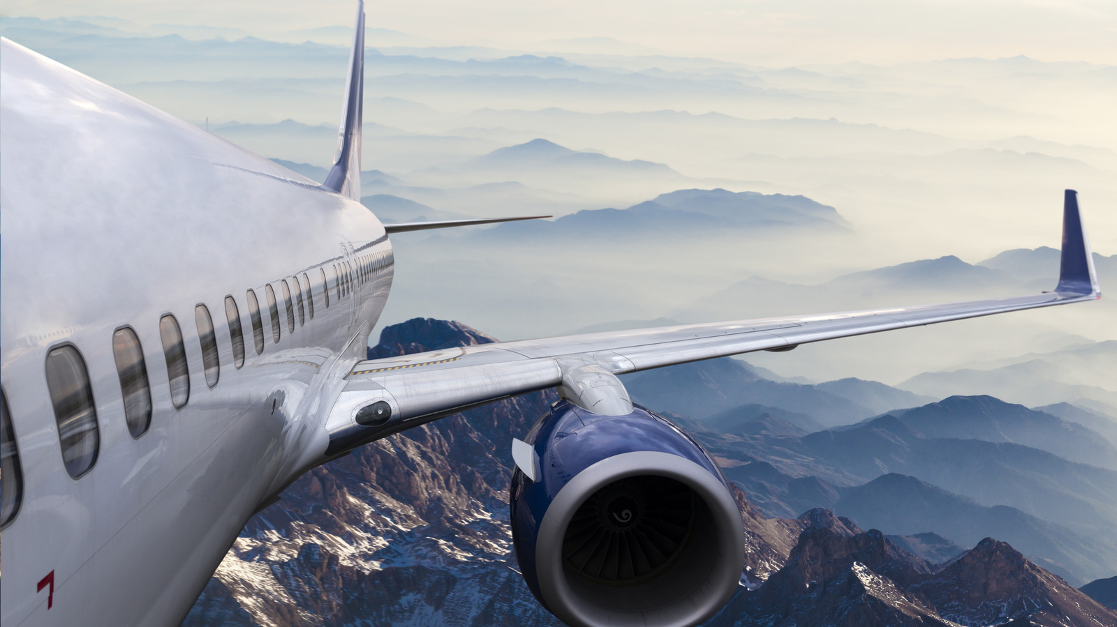 Prima companie aeriană din Europa care intră în faliment din cauza scumpirii combustibilului