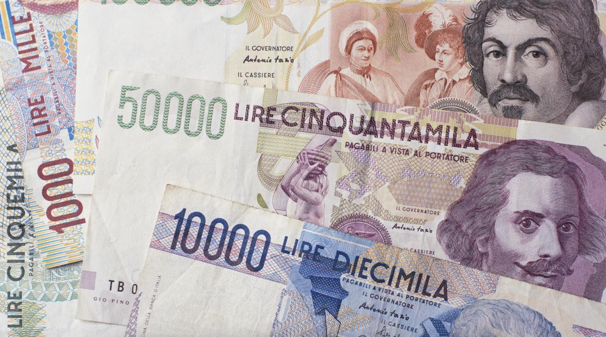 Un italian a găsit 2 miliarde de lire ascunse de unchiul său. Banca i-a refuzat schimbul în euro