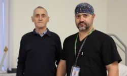 FOTO Premieră medicală în Moldova: Un bărbat a primit o proteză inovatoare de genunchi