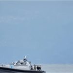 Barca în care se aflau două persoane s-a răsturnat în Marea Ionică. Un cetățean român, dat dispărut