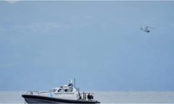 Barca în care se aflau două persoane s-a răsturnat în Marea Ionică. Un cetățean român, dat dispărut
