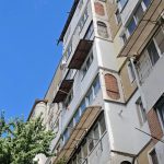 VIDEO „Am auzit o bubuitură”. Ce spun vecinii despre tragedia de la Bălți, unde un minor a decedat