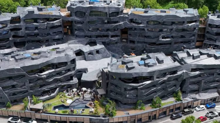 Un complex de lux proiectat de un arhitect francez, distrus de foc: Cea mai ieftină locuință costa 2.380.000 €