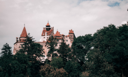 Un castel din România, într-un top al celor mai misterioase locuri din lume