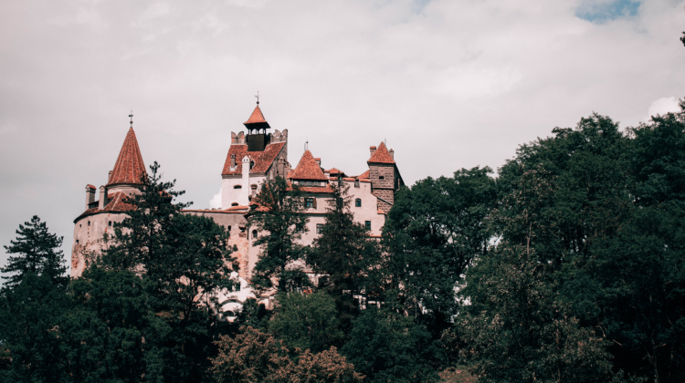 Un castel din România, într-un top al celor mai misterioase locuri din lume