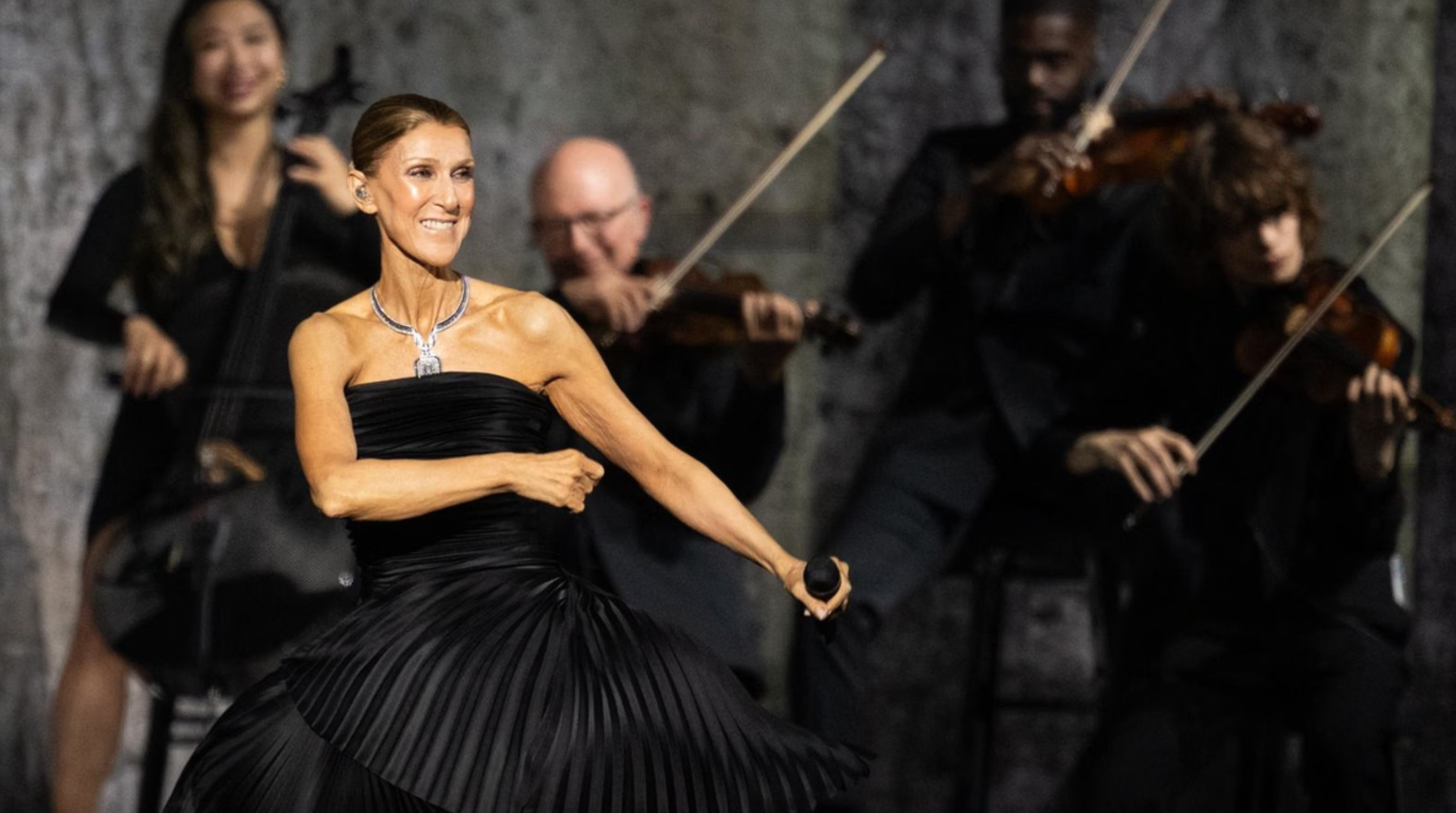 „Am promis”. Celine Dion a revenit pe scenă după o pauză de șase ani