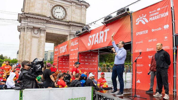 Chișinăul aleargă în ploaie: Peste 10.000 de participanți la Marathon 2026. Tofan: „E o mare mândrie să văd atâta lume”