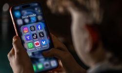 TikTok, Instagram, Facebook și YouTube, interzise copiilor sub 13 ani în UE: Actul, adoptat de Comisia Europeană
