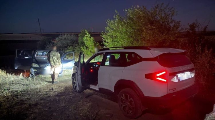 Vânătoare ilegală la Horodiște? Polițiștii au oprit un Mercedes cu trei bărbați și au găsit o armă