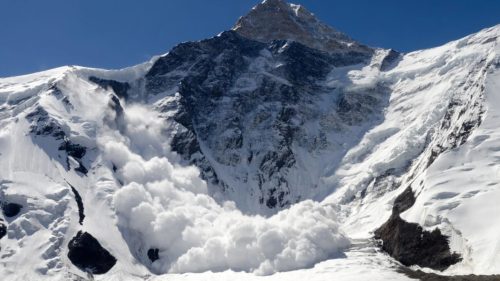 Tragedie în munții Caucaz! 11 alpiniști au murit într-o avalanșă