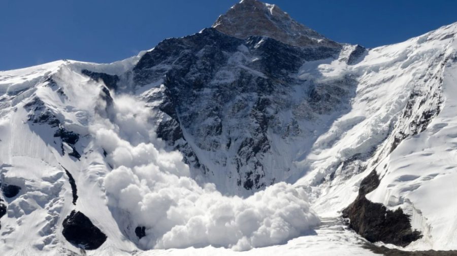 Tragedie în munții Caucaz! 11 alpiniști au murit într-o avalanșă