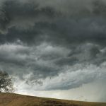 Un ciclon rece lovește Moldova! Cât se va menține vremea rea