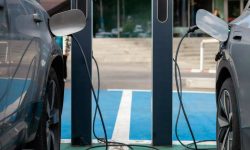 România: Amenzi pentru șoferii care parchează pe locurile destinate mașinilor electrice