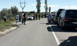 Cozi kilometrice la Palanca, după atacul cu drone de la Starokazacie: „Așteptăm de patru-cinci ore”
