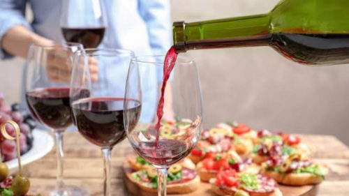Consumul mondial de vin a scăzut în 2025