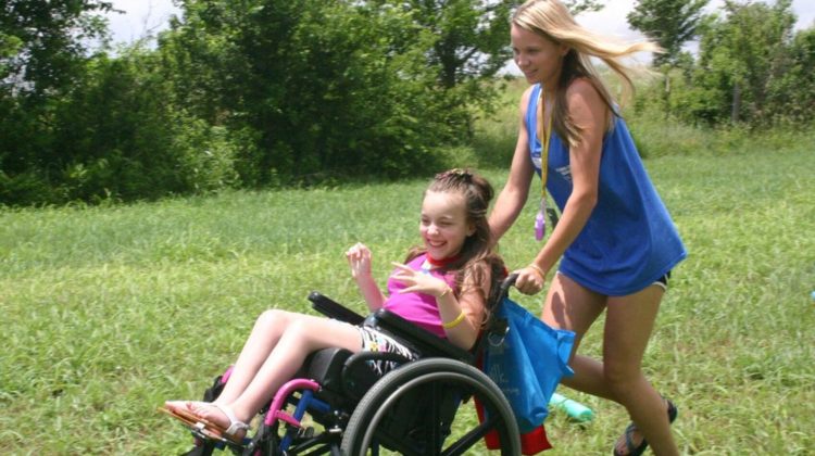 Taberele de odihnă vor avea reguli noi din 2027: Ce se schimbă pentru copiii cu dizabilități