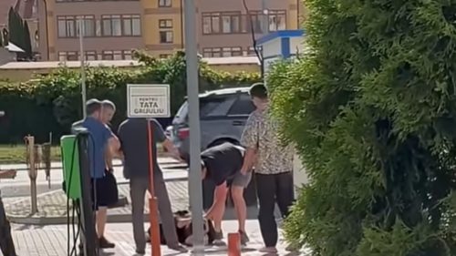 IMAGINI cu impact emoțional! Cum ar fi izbucnit conflictul de la Durlești, unde un bărbat ar fi fost împușcat