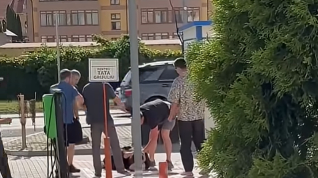 IMAGINI cu impact emoțional! Cum ar fi izbucnit conflictul de la Durlești, unde un bărbat ar fi fost împușcat