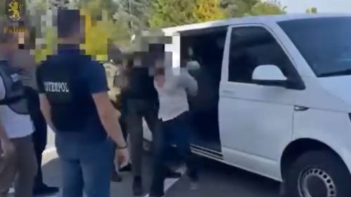 VIDEO Unul dintre cei mai căutați infractori din India, extrădat din Republica Moldova