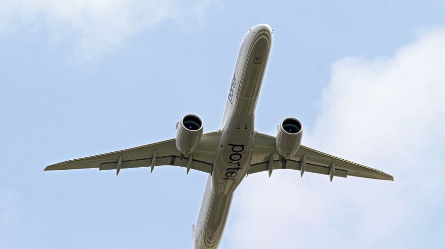 Probleme pe aeroporturile din Marea Britanie. Aproximativ 200 de zboruri au fost anulate, iar altele au avut întârzieri