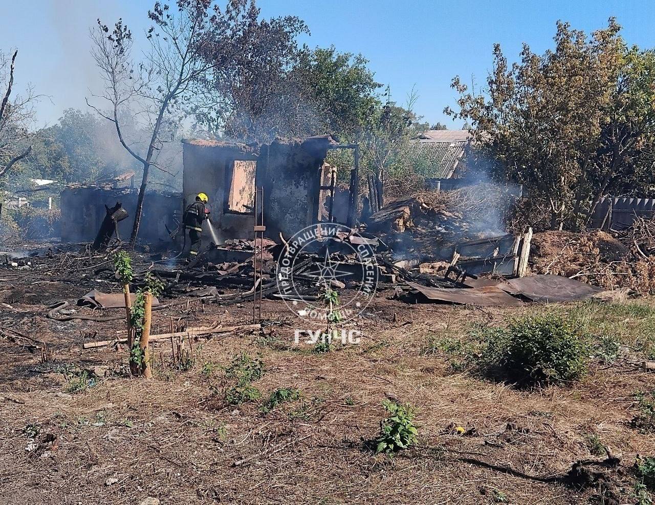 Incendiu pe un teren abandonat din Tiraspol. Flăcările au cuprins 1.000 de metri pătrați