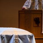 Danemarca își instruiește preoții pentru război: Biserica, pregătită să facă față unui număr mare de militari decedați