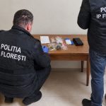 Un bărbat de 35 de ani, oprit de polițiști la Florești. Avea trei pachețele cu substanțe suspecte