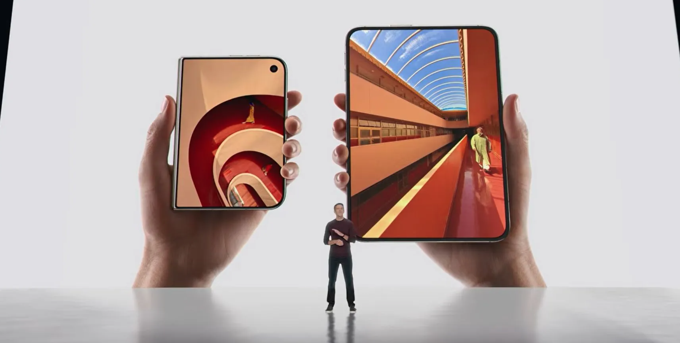 iPhone Duo: Apple a lansat primul său telefon pliabil din istorie