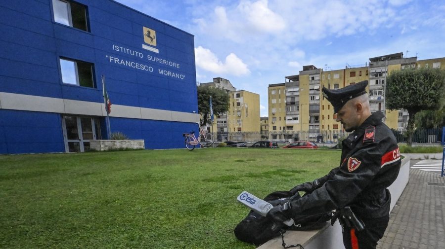 Detectoarele de metal au ajuns în școlile din Italia: Măsura, introdusă după incidente violente