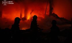 Noapte de foc la Kiev, după un atac puternic cu rachete balistice. Decese, incendii și distrugeri în mai multe sectoare