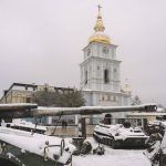 Kievul se pregătește pentru o iarnă dificilă: Capitala Ucrainei își face rezerve de hrană și apă