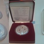 Trei cetățeni străini, depistați cu lingouri și monede din metale prețioase. Au încercat să le scoată din Moldova