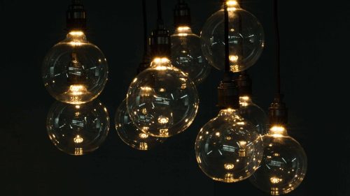 Iluminatul decorativ și publicitar va fi oprit: Autoritățile cer reducerea consumului de energie în orele de vârf